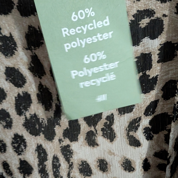 H&M Patterned Wrap-front Blouse Size XL (New) - Picture 5 of 10